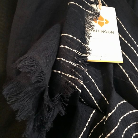 HALF MOON - LINEN LAYERING SCARF (INDIGO) - Picture 3 of 3